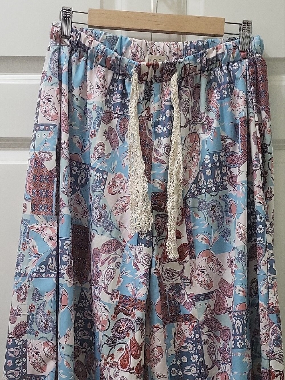 POL Women's Blue Paisley Balloon Jogger Pants Size Medium - Picture 2 of 14
